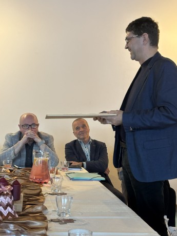 9ef5a8c0-2c9e-44f5-91f1-4062c6f5eeea