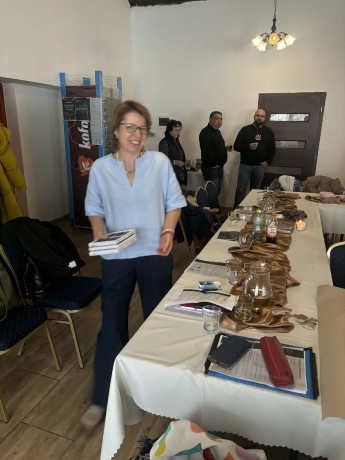 22f0b34b-8b0b-44a7-b3e7-4f51e6c4d177