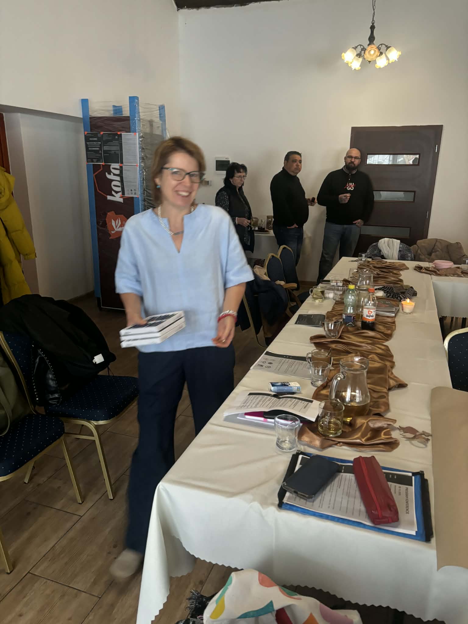 22f0b34b-8b0b-44a7-b3e7-4f51e6c4d177